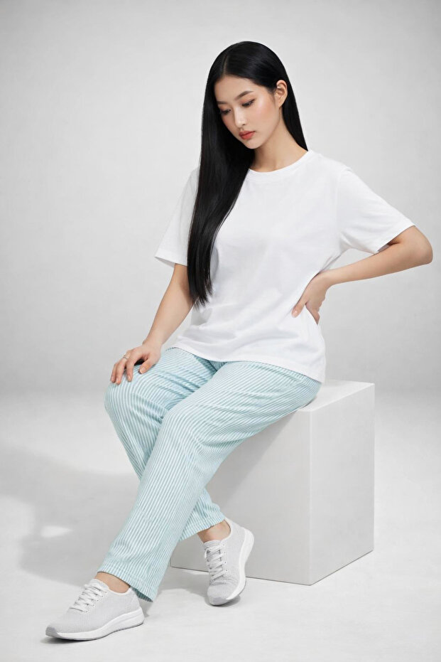 Relaxed Fit Women's Single Bottom Sweatpants – Stylish and Comfortable Everyday Wear - Comfortable Fit and Lightweight