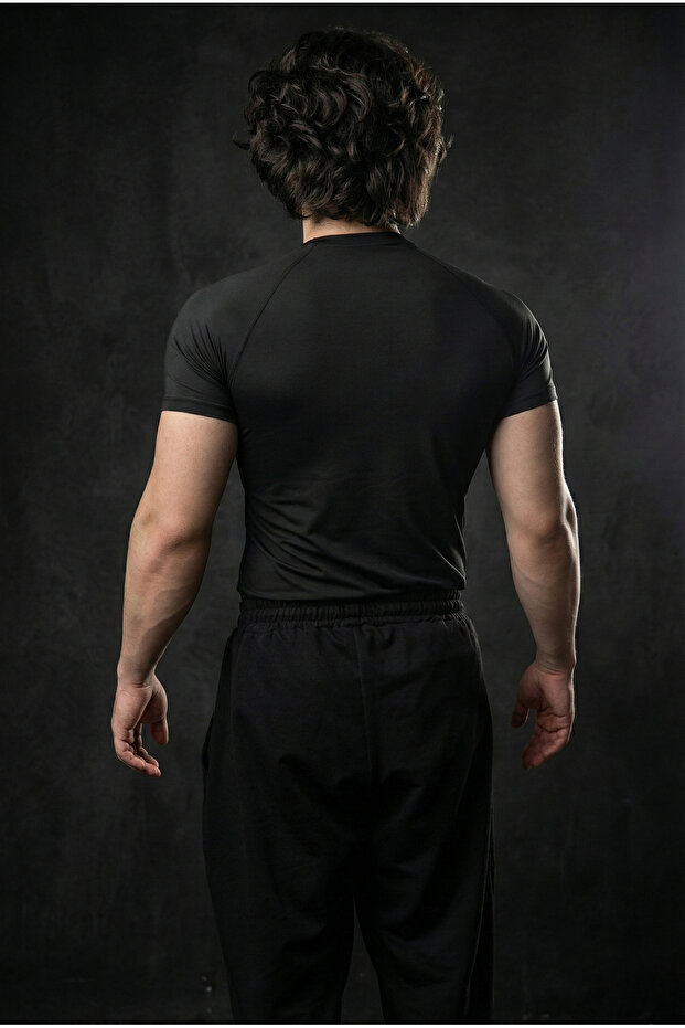 Premium Compression T-Shirt - Athlete's T-Shirt - Gym & Fitness Muscle Fit Body-Hugging - 3