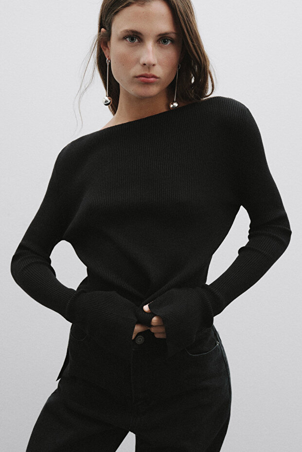 Knitwear Asymmetrical Knitted Sweater Black