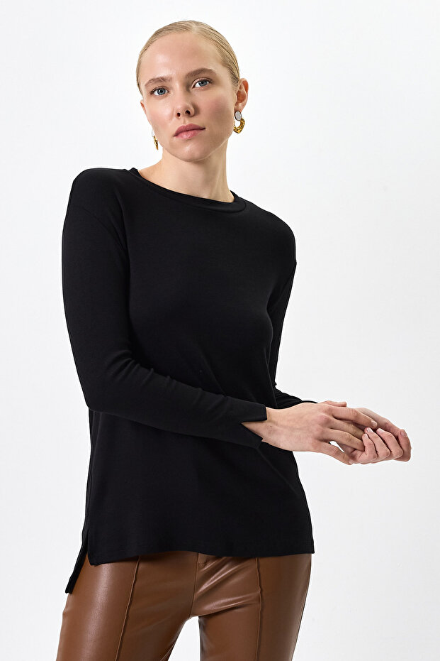 تيشيرت أسود برقبة دائرية شق تونيك 8229A - 7