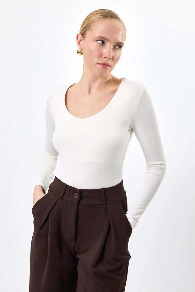 Ecru Corded Fabric V-Neck Long Sleeve Women's Bodysuit 8266A