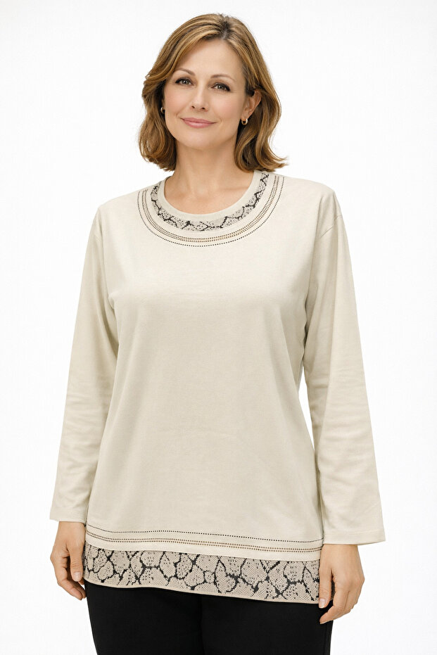 Relaxed Cut Round Neck Stone Embroidered Women's Mother Combed Cotton Blouse