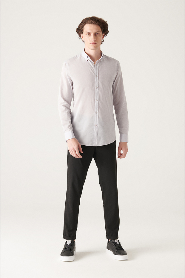Hellgraues Herrenhemd aus 100 % Baumwolle, dünnes, weiches Hemd mit Knopfkragen E 002206 - 7