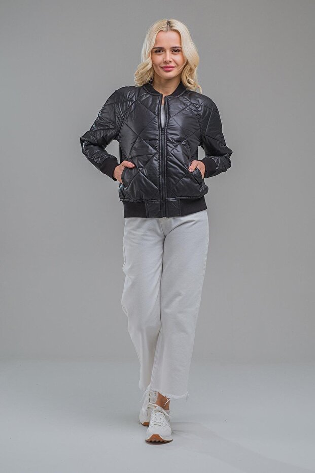 Women's Black Front Quilted Flato Pocket Steel Fabric Combination Zippered Bomber Jacket