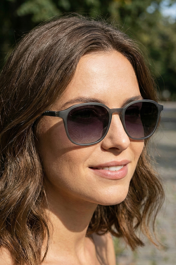 Uv400 Polarized Unisex Matte Smoked Color Sunglasses 1370 C0201M - Flexible Durable Frame