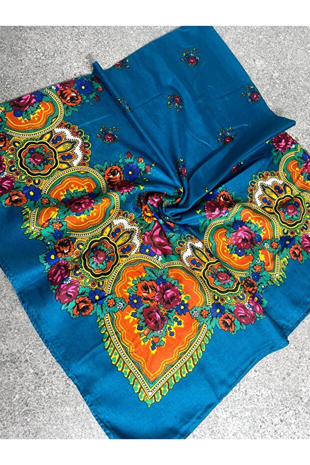 Mardin Calligraphy Oil Blue Floral Patterned Headscarf on a Blue Background 100X100 cm – Dowry and Daily Use