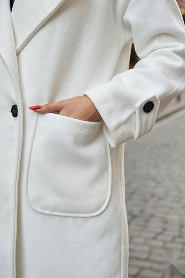 معطف قصير كبير الحجم بأزرار وجيب واسع - 2