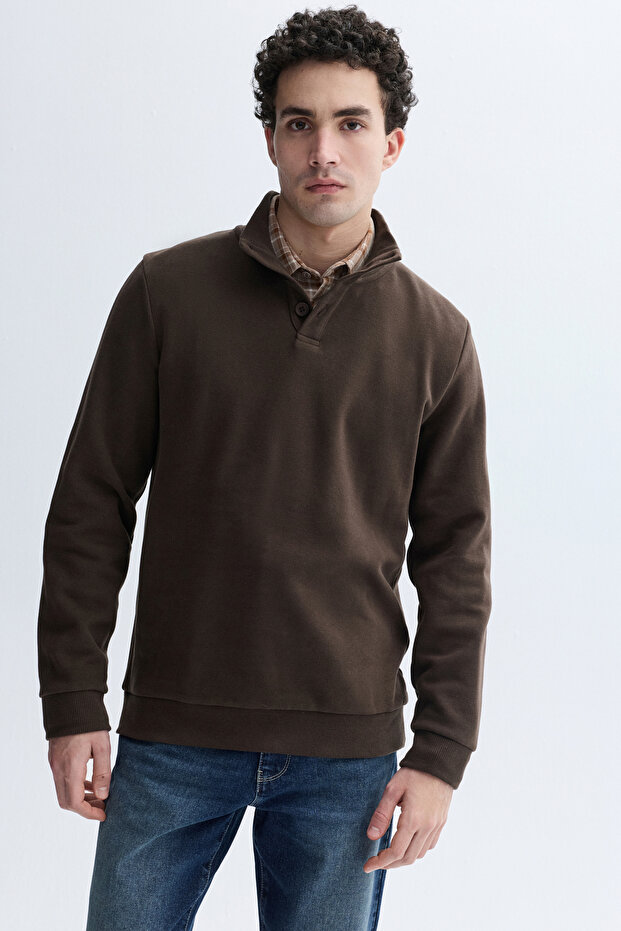 DÜĞMELİ DİK YAKA SWEATSHIRT - 1