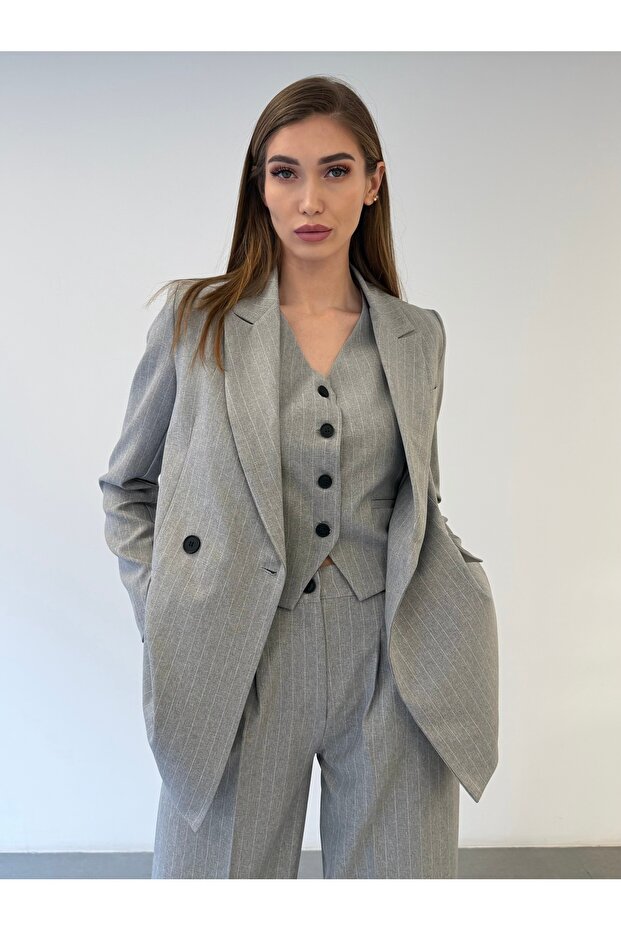 Prémium női csíkos szürke kabát, mellény és nadrág 3 részes szett – Modern irodai elegancia - 3
