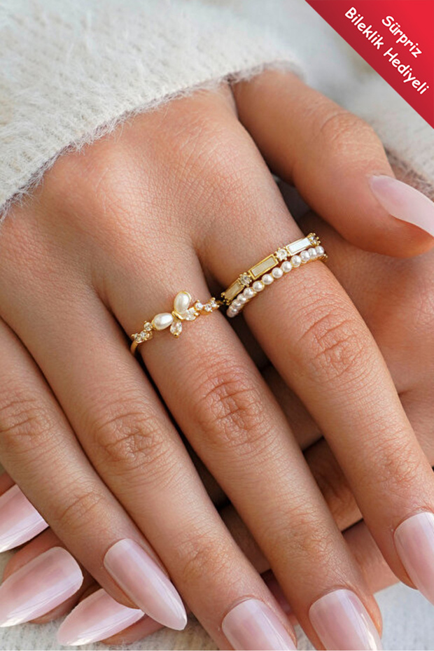Set of 2 Modern Pearl Star and Butterfly Detailed Form Vip Gold Rings
