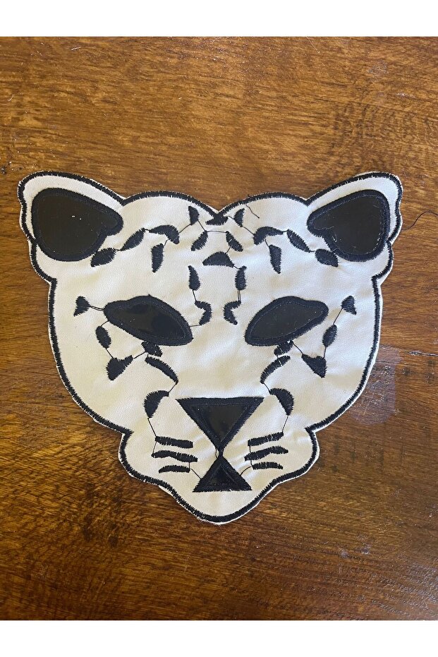 17X15 cm Black and White Leather Tiger Arma Sewing Applique