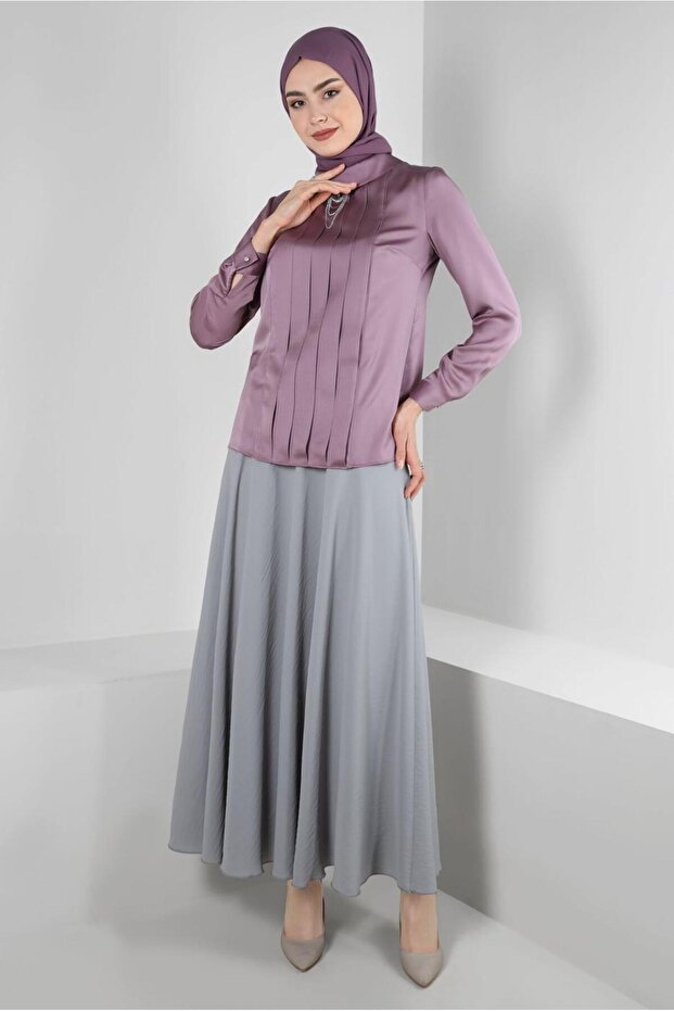 DRAPE بلوزة ساتان مفصلة مع إكسسوارات 43573