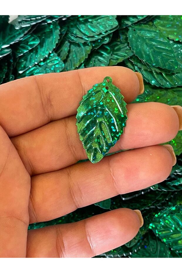 Green Leaf Perforated Sequins Bag Sequins 50 Pieces 4 cm