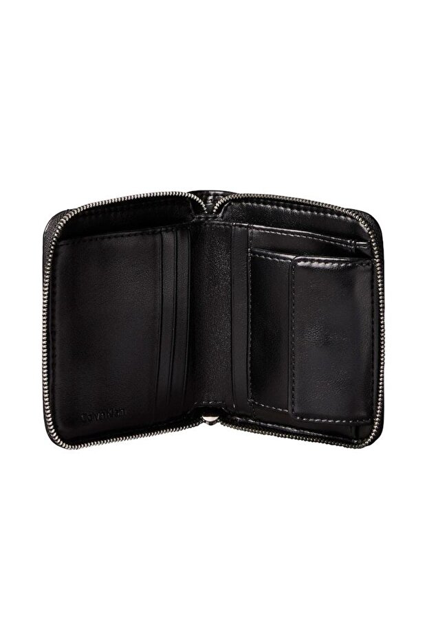 QUILTED SQUARE ZIP AROUND - 3