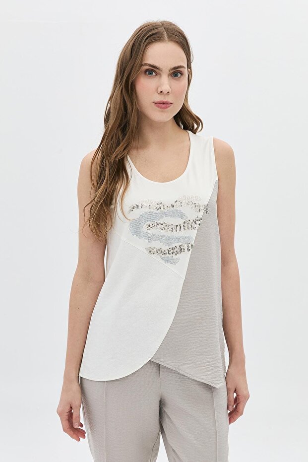 قميص رياضي مزين بالكريستال والأحجار الكريمة - 2