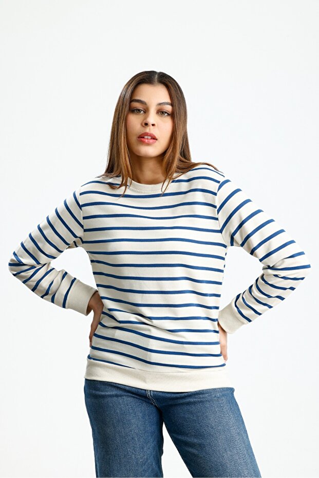 سترة رياضية أساسية ذات ياقة دائرية - 1