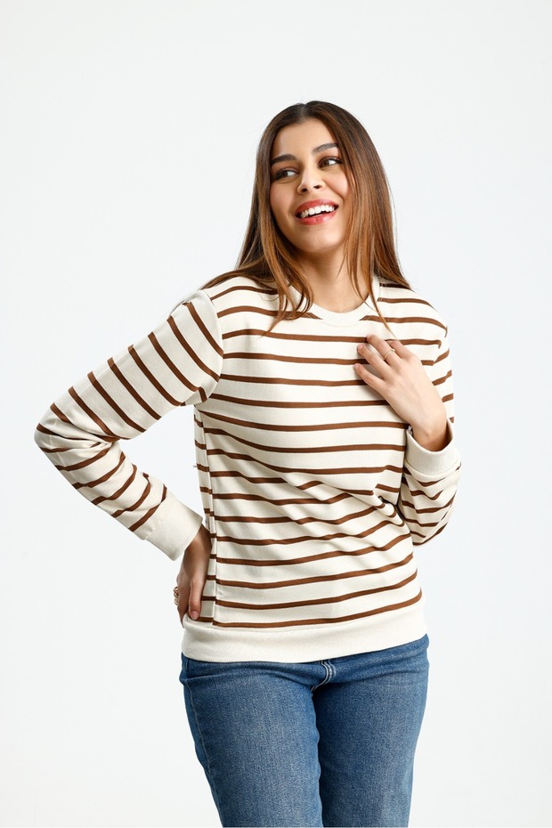 سترة رياضية أساسية ذات ياقة دائرية - 4