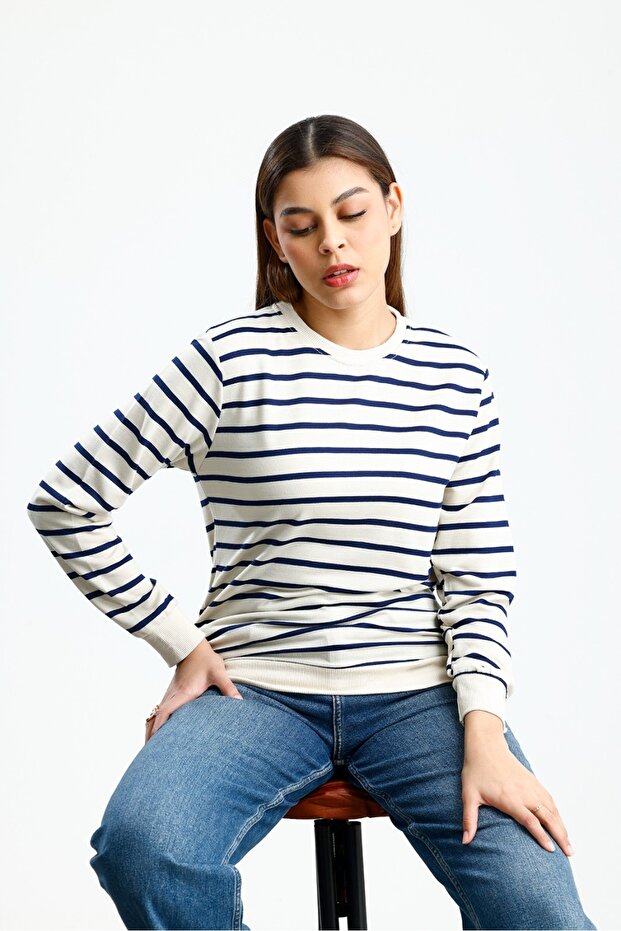 Basic Bisiklet Yaka Regular Sweatshirt - 6