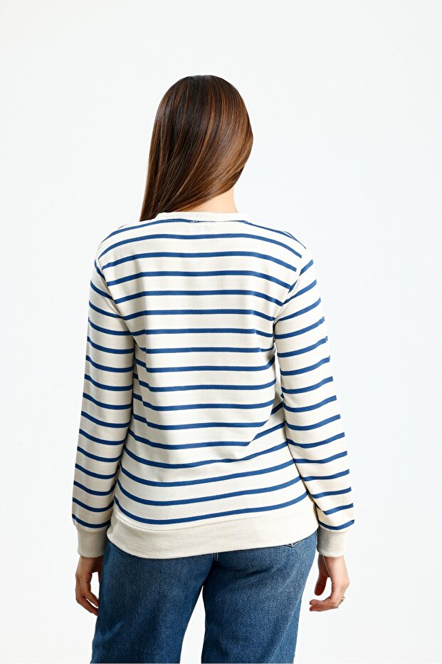 سترة رياضية أساسية ذات ياقة دائرية - 5