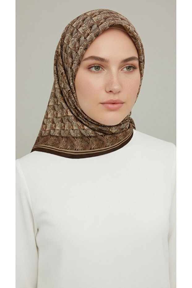 وشاح من الرايون بنمط هندسي - بني - 4