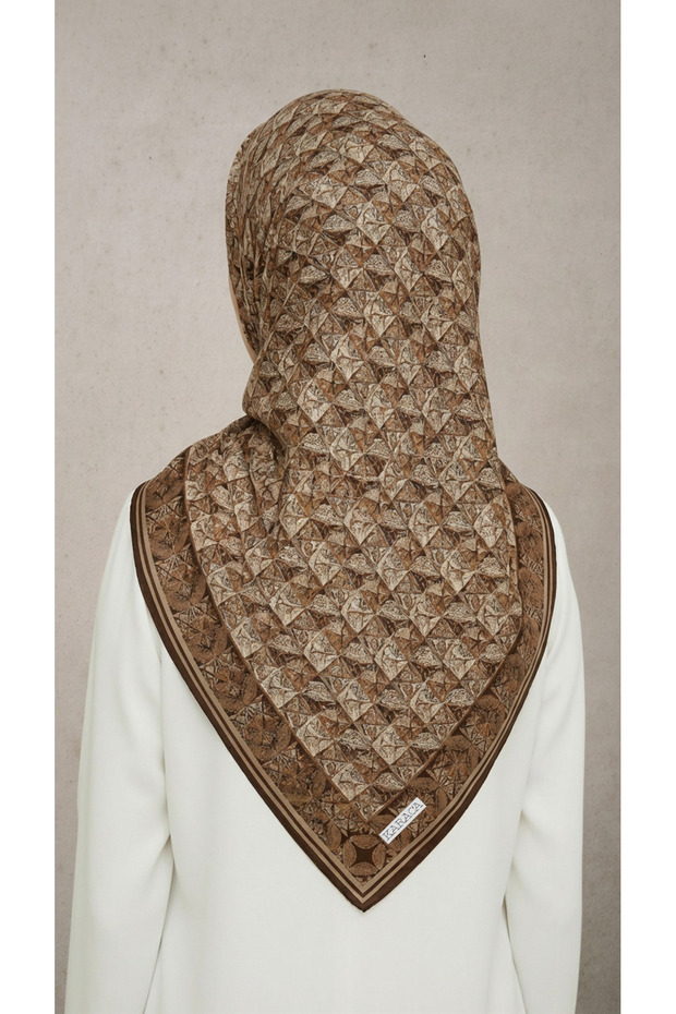وشاح من الرايون بنمط هندسي - بني - 3