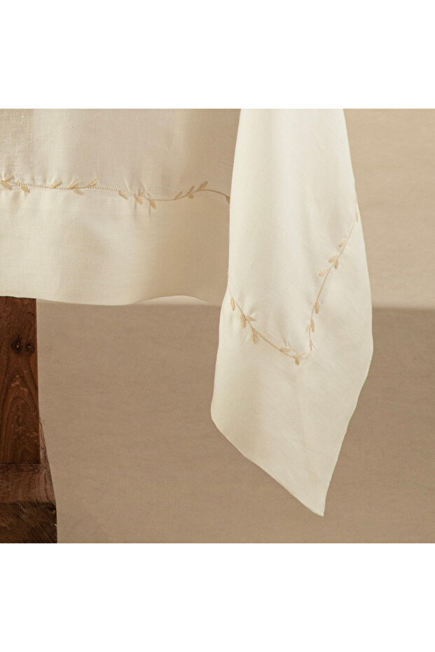 Fuscia Masa Örtüsü Ekru - 2