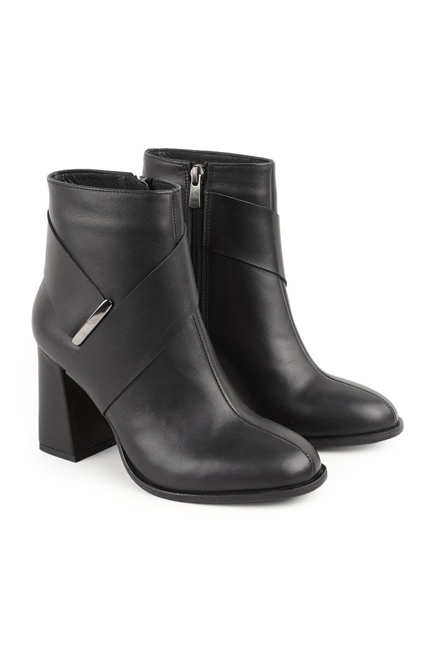 Genuine Leather Ankle Length Heeled Women's Boots–Metal Accessories, Internal Zipper, Thick Block Heel L31.26104453