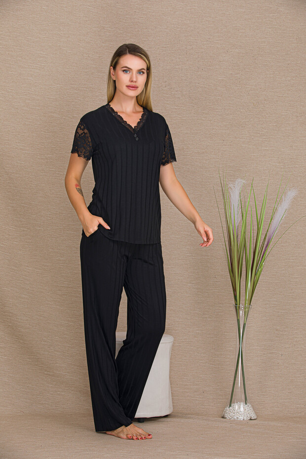 Women's Pajama Set with Short Sleeves, V-Neck, and Pockets