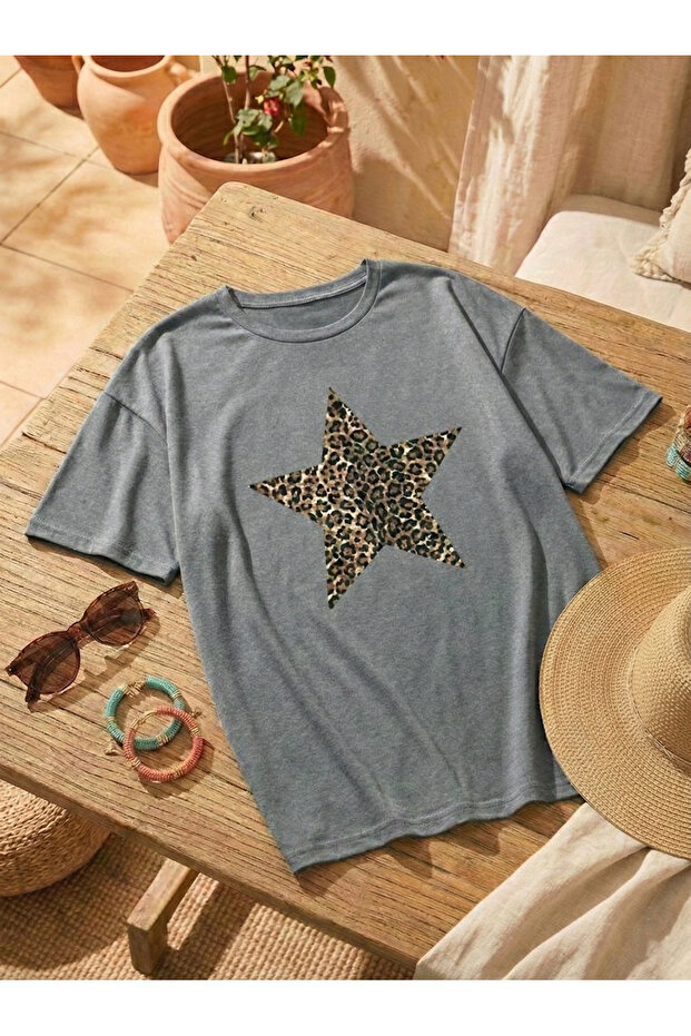 تيشيرت نسائي من Leopard Star مطبوع قصة فضفاضة برقبة دائرية