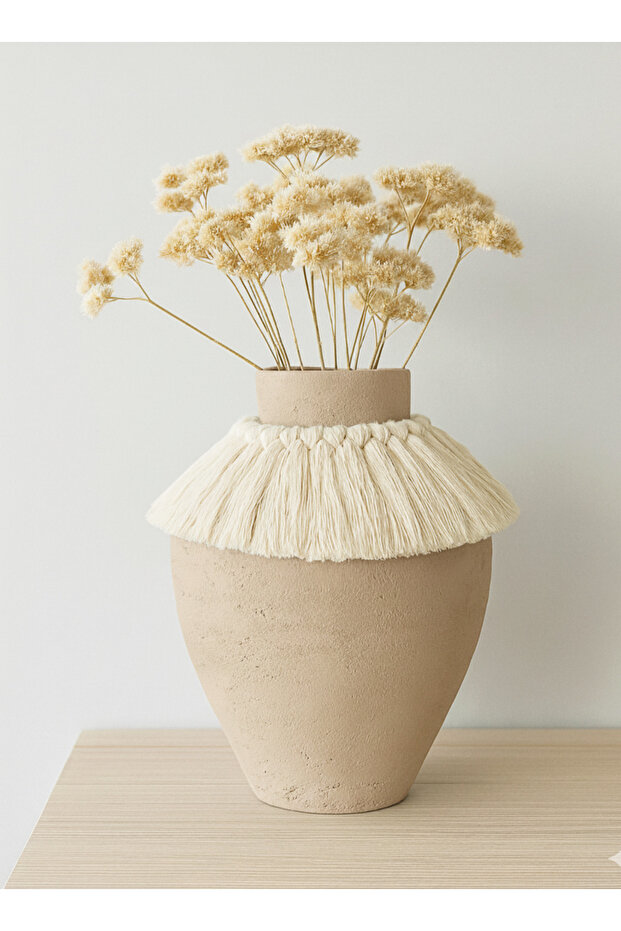 مزهرية كبيرة مزخرفة ذات ملمس مميز - 1