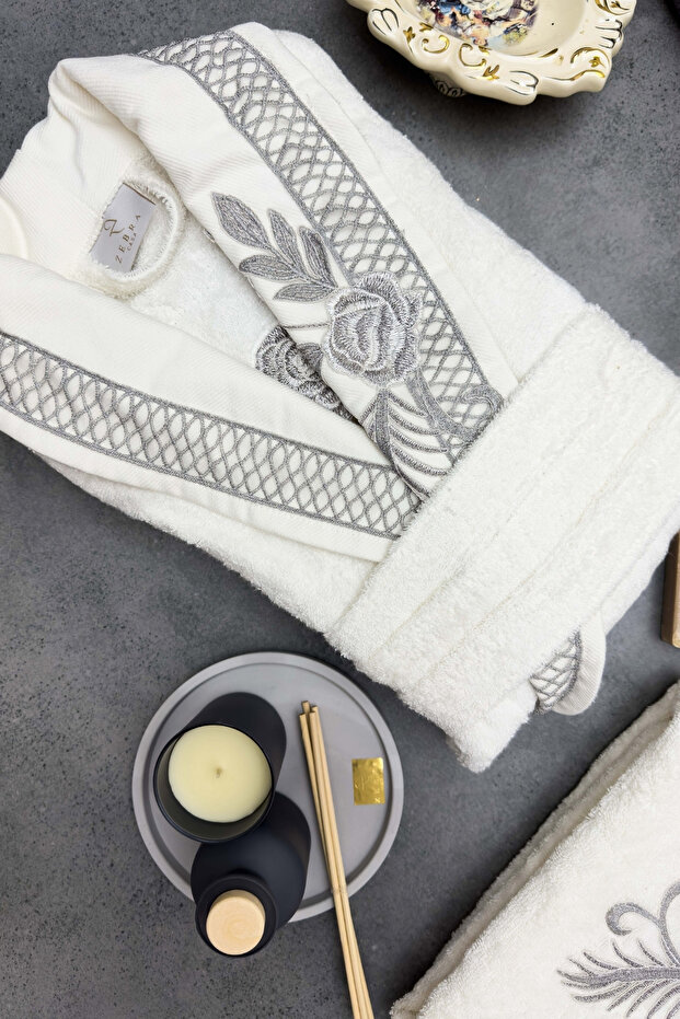 Flora Bambu Dantelli Aile Bornoz Seti - 3