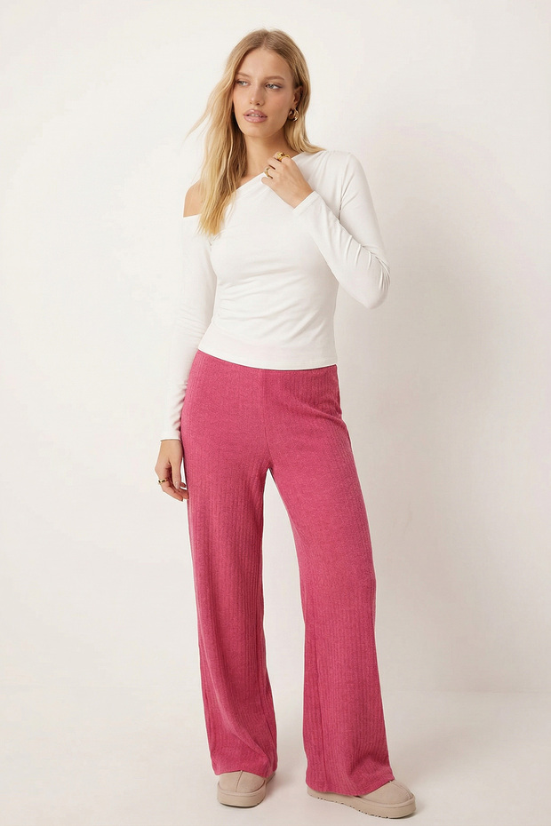 Women's Fuchsia Soft Textured Stretch Fabric Pants Arm-26K001090