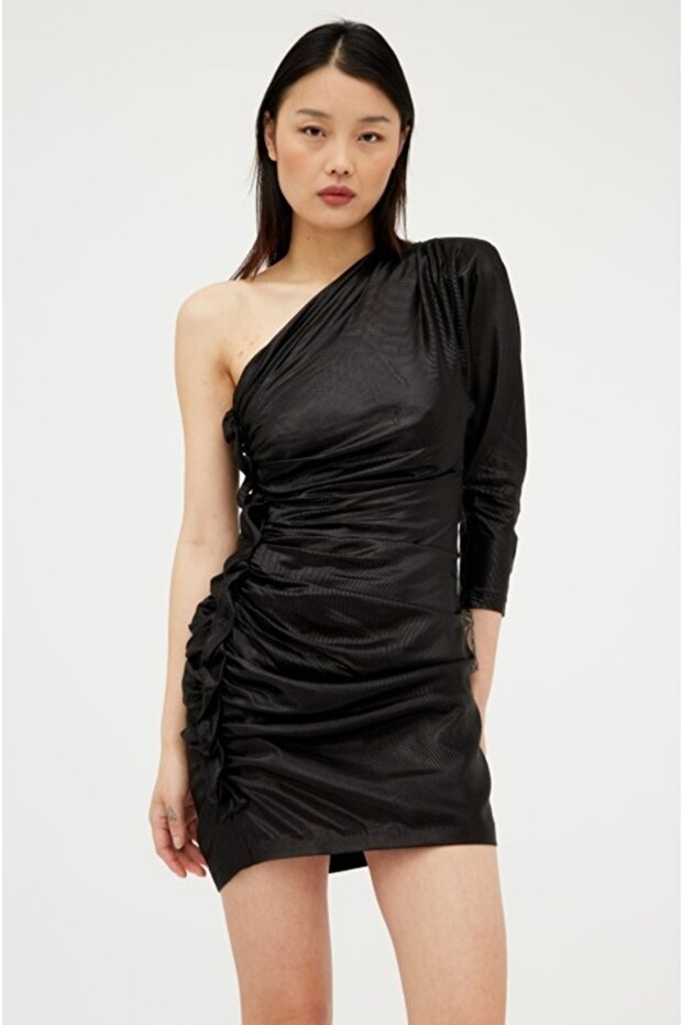 TEK OMUZ SİYAH MİNİ ELBİSE - 1