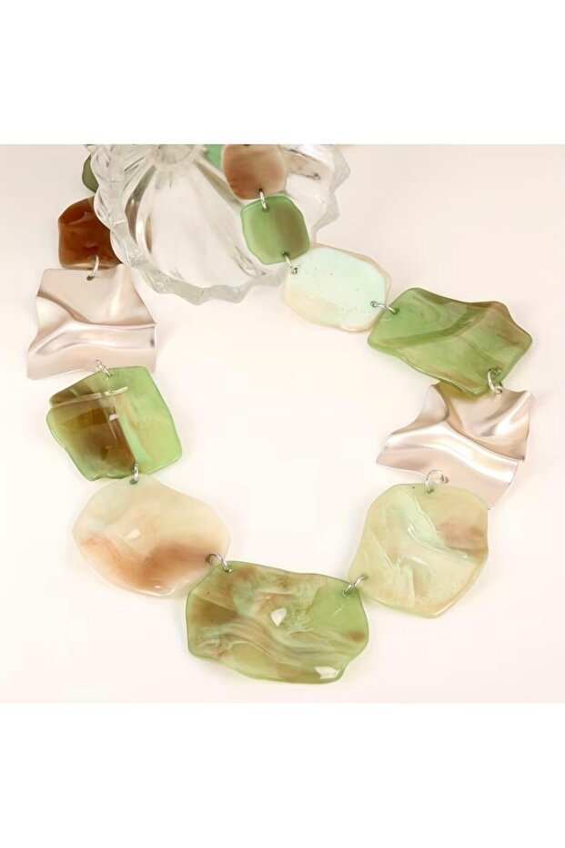 Elegant Necklace Suitable for Any Occasion