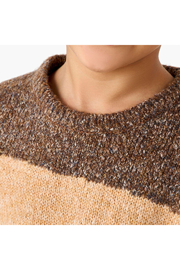 كنزة صوفية بألوان متداخلة وأكمام طويلة - 5