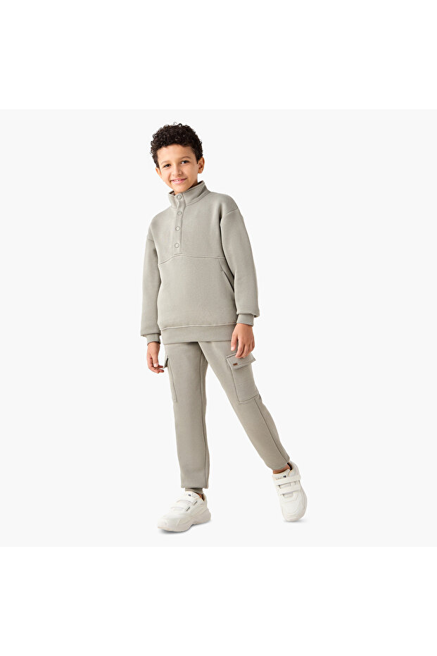 طقم سويت شيرت برقبة عالية سادة وبنطال رياضي - 1