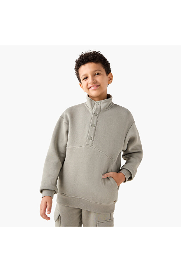 طقم سويت شيرت برقبة عالية سادة وبنطال رياضي - 2