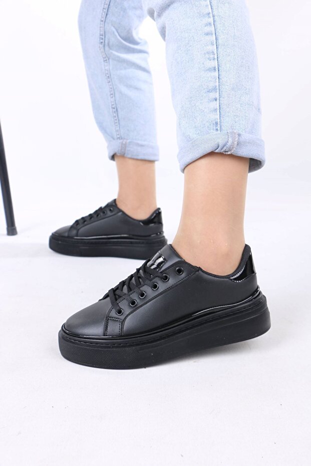 Zuri Black Matte Leather Lace-Up Women's Sneakers