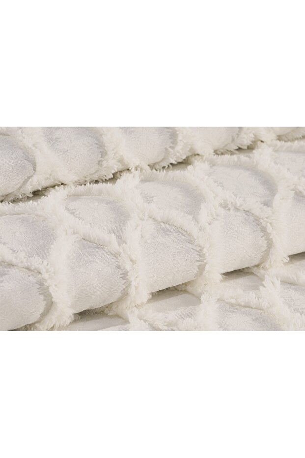 Honeycomb Patterned 3 Piece Double Bedspread - 2