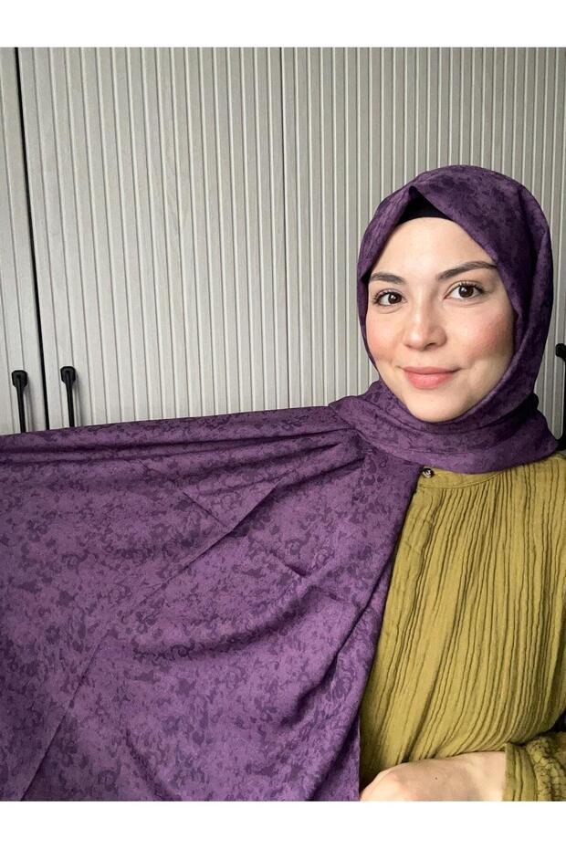 شال سيلفيا الذهبي بلون البرقوق