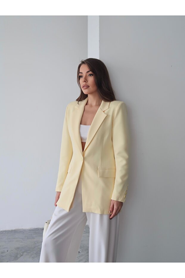 سترة بليزر مبطنة بأزرار غير متماثلة على الأكمام - 3