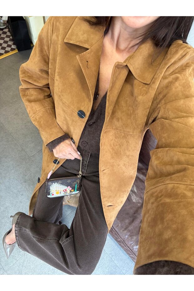 Long Buttoned Suede Coat - 6