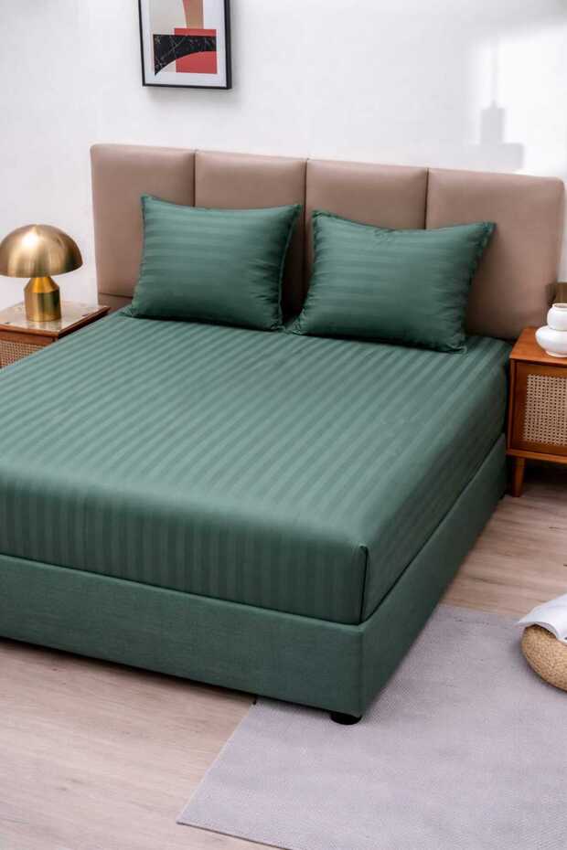 Damask Bed Cover with Fine Stripes, Fitted Sheet + 2 Pillowcases - 1