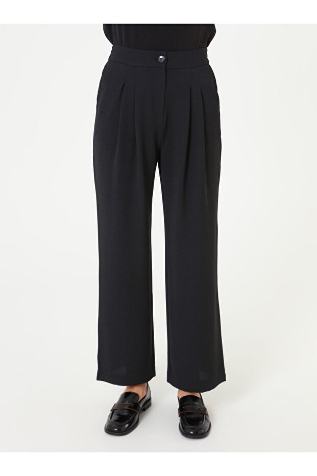 Önü Pile Detaylı Basic Pantolon - Siyah - - 3