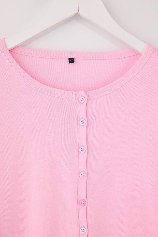 Pembe Düğme Detaylı Crop/Kısa Ribana Örme Büyük Beden Bluz TBBSS26AF00010 - 6