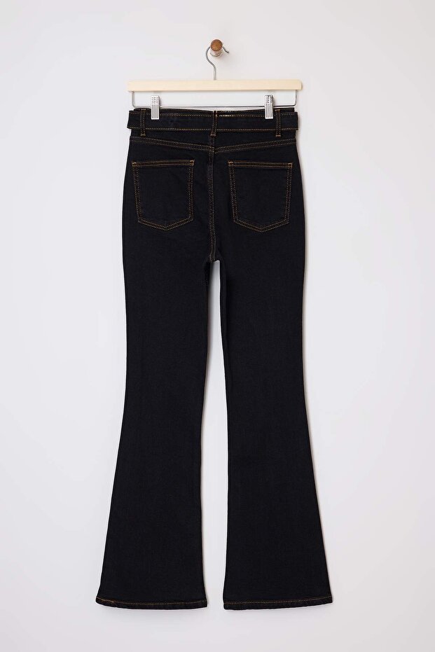 Limited Edition Siyah Kemer Detaylı Yüksek Bel Orta Esnek Flare Uzun Boy Jeans TWOSS26JE00077 - 6