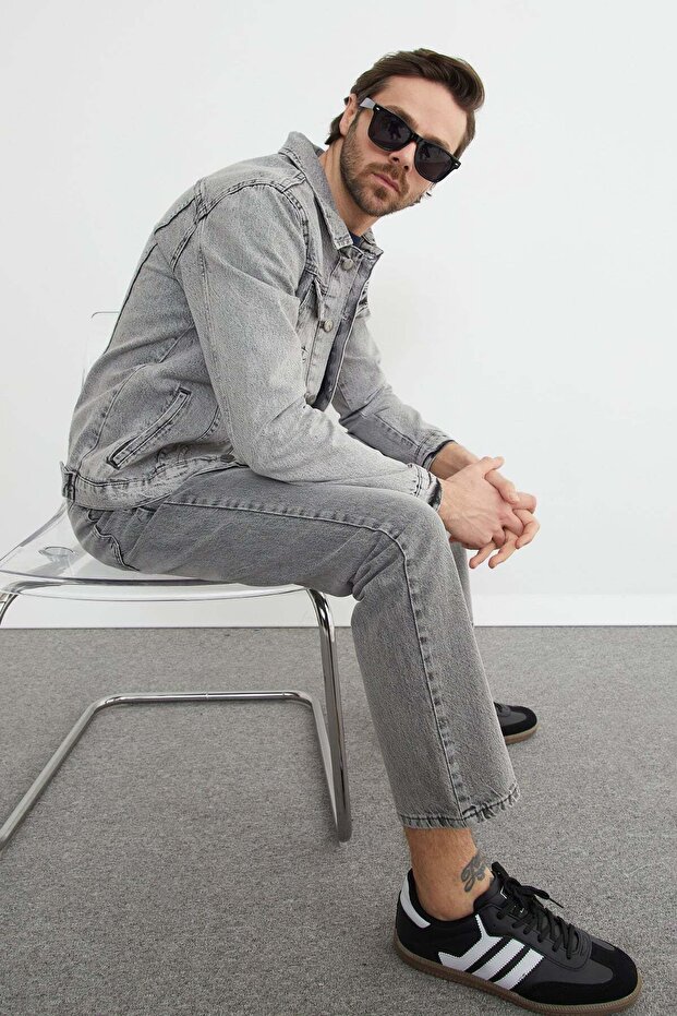 سترة من الدنيم بجيوب وأزرار - 3