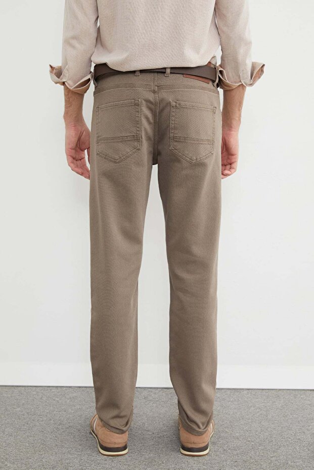 Buttoned Regular Fit Jean - 8