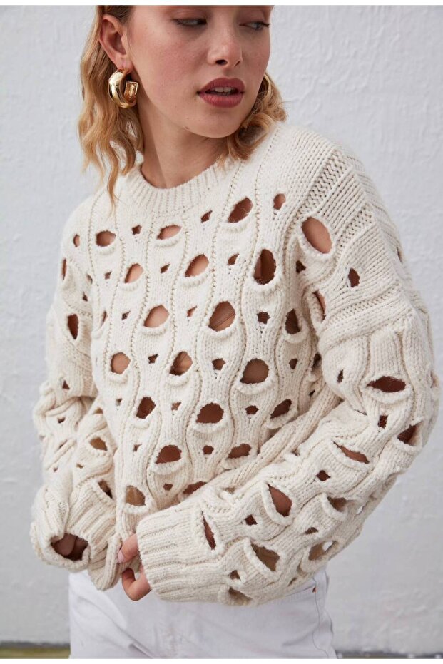 Ekru Oversize Delikli Kazak - 1