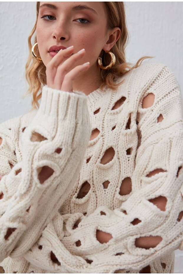 Ekru Oversize Delikli Kazak - 4